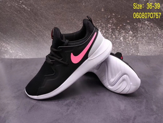 Nike Roshe Run Women 24